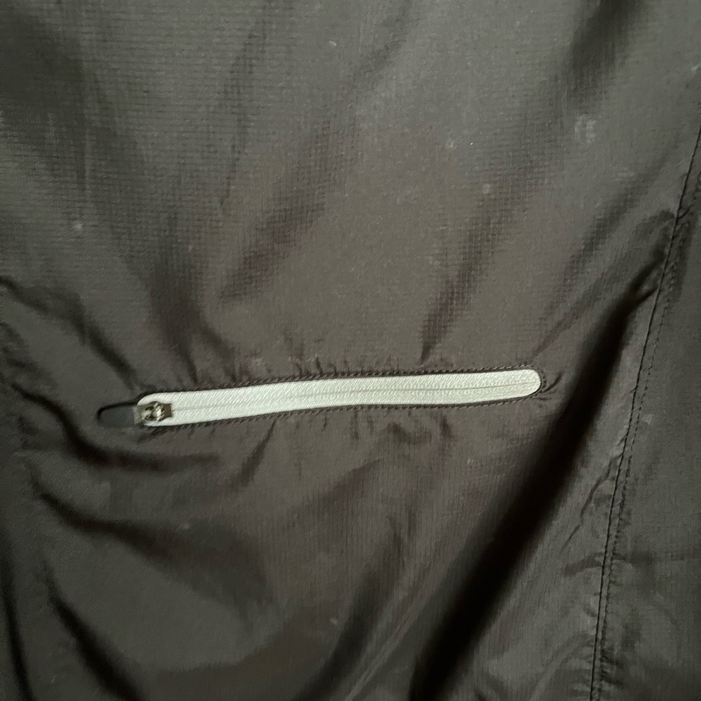 L ASICS running jacket - Picture 8 of 11